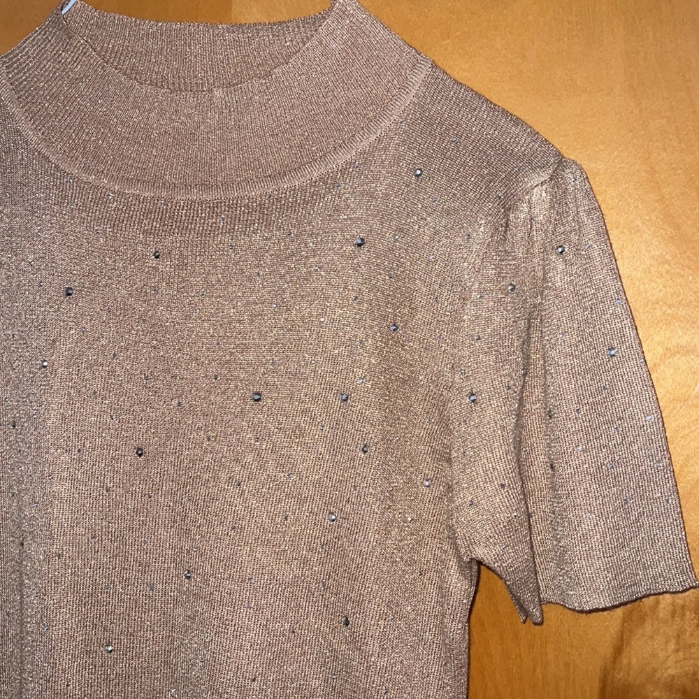 Elegant Gold Women's Top 🆕